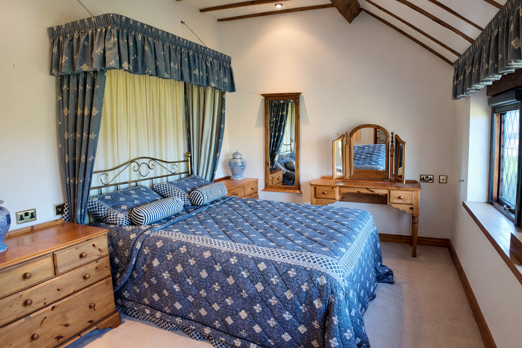 2 Hinton Court - Bedroom 2