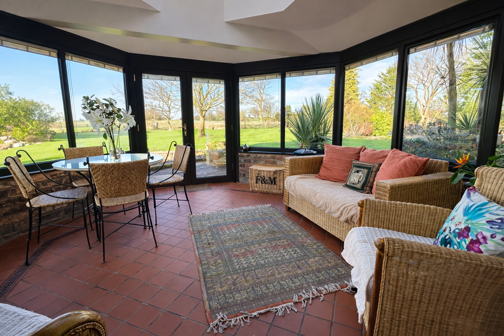 2 Hinton Court - conservatory