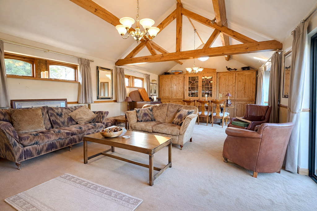 2 Hinton Court - living room