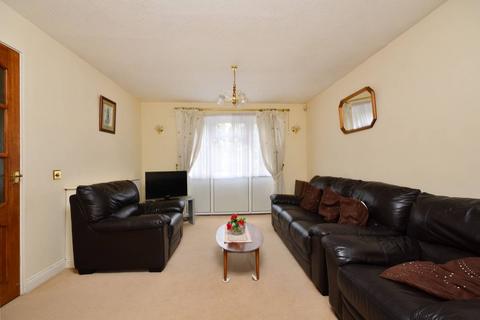 undefined, Hanger View Way, Ealing, London, W3