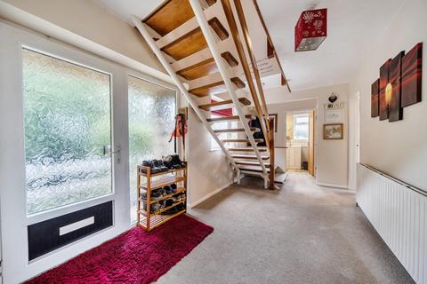 undefined, Orchard Leaze, Dursley