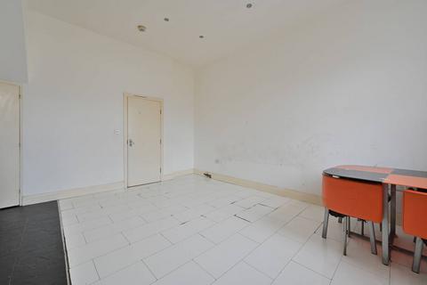 2 bedroom flat to rent, Stanley Road, South Harrow, Harrow, HA2