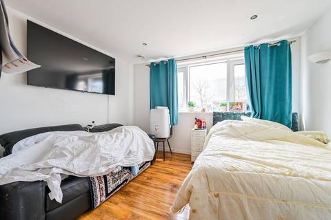 1 bedroom flat to rent, Adriatic Apartments, E16, Royal Docks, London, E16