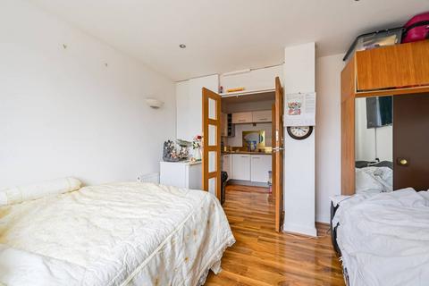 1 bedroom flat to rent, Adriatic Apartments, E16, Royal Docks, London, E16