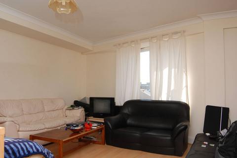 2 bedroom flat to rent, Poplar High Street, Poplar, London, E14