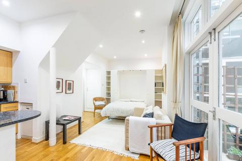 Studio to rent, Queens Gate, South Kensington, London, SW7