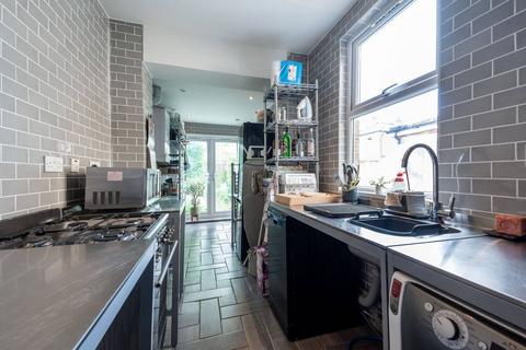 undefined, Hawks Road, Kingston, Kingston upon Thames, KT1