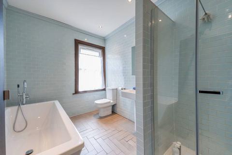 undefined, Hawks Road, Kingston, Kingston upon Thames, KT1