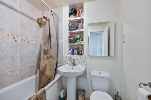 undefined, Windmill Rise, Kingston Hill, Kingston upon Thames, KT2