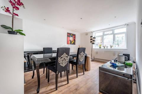 1 bedroom flat for sale, Allen Edwards Drive, Nine Elms, London, SW8