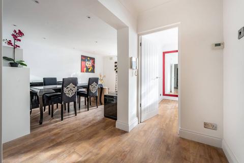 1 bedroom flat for sale, Allen Edwards Drive, Nine Elms, London, SW8