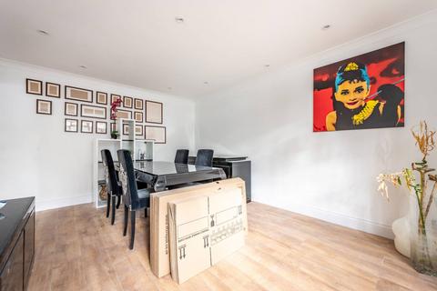 1 bedroom flat for sale, Allen Edwards Drive, Nine Elms, London, SW8