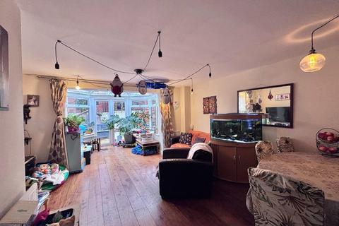 3 bedroom house for sale, Albacore Way, Hayes