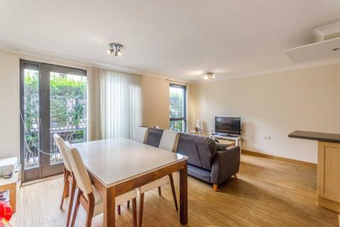 2 bedroom flat to rent, Altair Court, Islington, London, N1