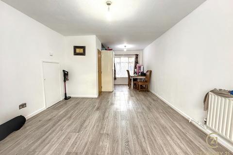3 bedroom terraced house for sale, New Heston Road, HOUNSLOW TW5