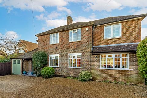 Manor Lane, Sunbury-On-Thames TW16