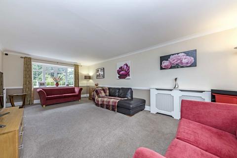 undefined, Manor Lane, Sunbury-On-Thames TW16