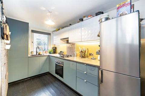 2 bedroom flat for sale, Pilot Close, London SE8