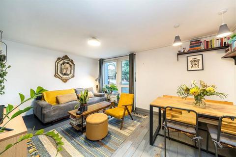 2 bedroom flat for sale, Pilot Close, London SE8