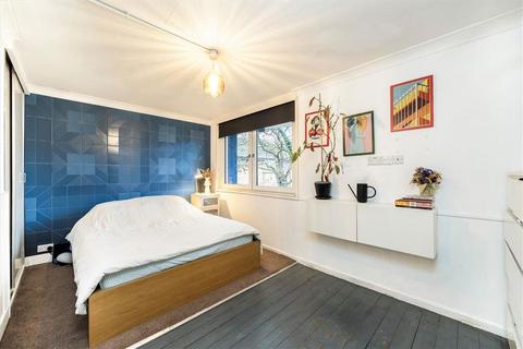 2 bedroom flat for sale, Pilot Close, London SE8