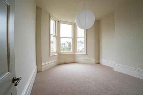 3 bedroom flat for sale, Pevensey Road, St Leonards-on-sea