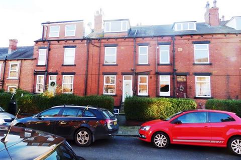 2 bedroom terraced house to rent, Hayleigh Mount, Leeds LS13