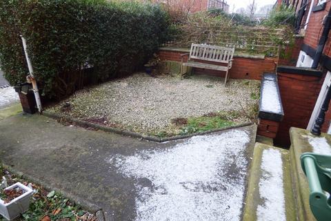 2 bedroom terraced house to rent, Hayleigh Mount, Leeds LS13