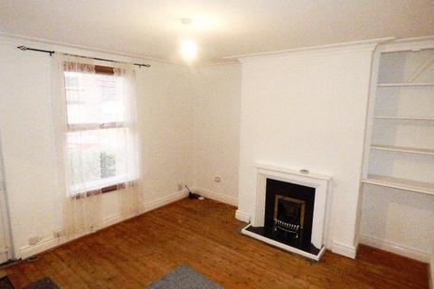 2 bedroom terraced house to rent, Hayleigh Mount, Leeds LS13