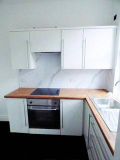 2 bedroom terraced house to rent, Hayleigh Mount, Leeds LS13