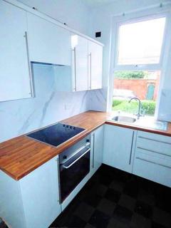 2 bedroom terraced house to rent, Hayleigh Mount, Leeds LS13