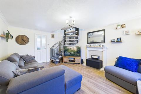 undefined, Modern living on Clevedon fringes