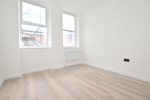 2 bedroom apartment to rent, London Road, Surrey RH1