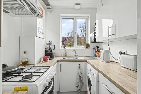 2 bedroom maisonette for sale, Stainton Road, Enfield