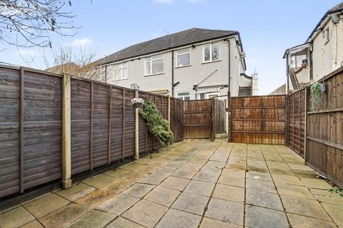 2 bedroom maisonette for sale, Stainton Road, Enfield