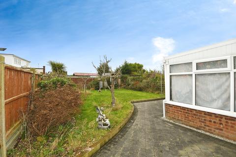 2 bedroom detached bungalow for sale, Lapwing Close, Skellingthorpe, Lincoln, LN6