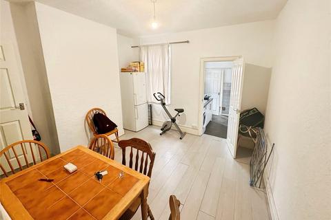 3 bedroom terraced house to rent, Regent Street, West Midlands WV13