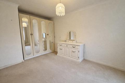 undefined, Oakfield, Sale