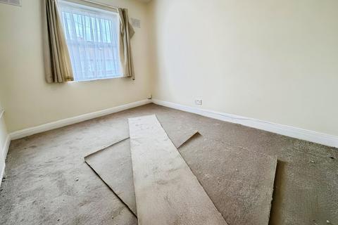 2 bedroom apartment to rent, Norwood Avenue, Wembley, HA0
