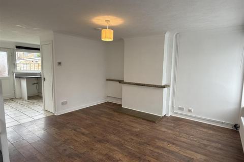 3 bedroom end of terrace house to rent, Fontwell Close, Littlehampton BN16