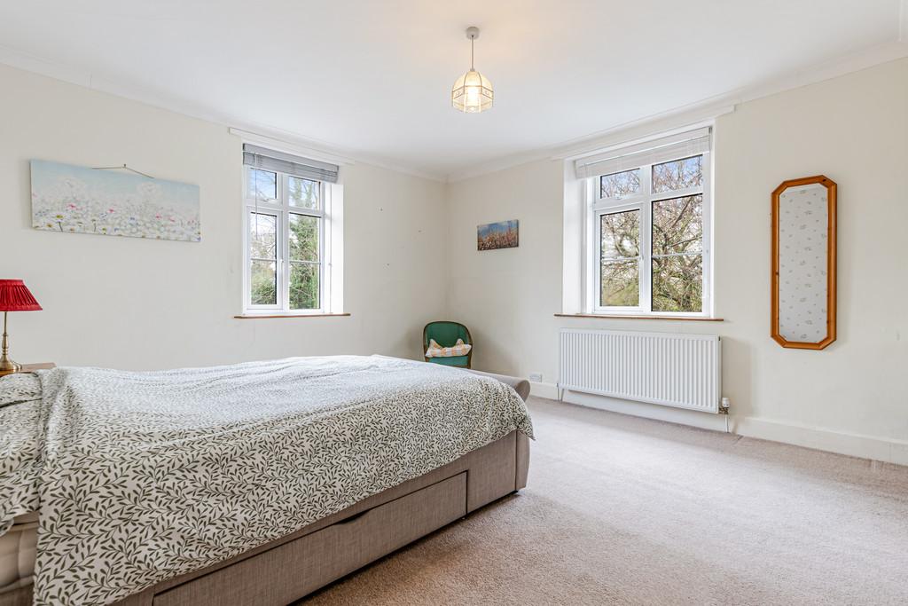 A21 - Broadway, Meadowside, Woodbury - 260128