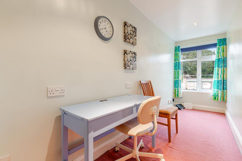A23 - Broadway, Meadowside, Woodbury - 260128