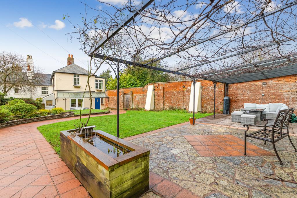 A05 - Broadway, Meadowside, Woodbury - 260128