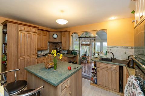 5 bedroom semi-detached house for sale, Pointes Rocques, St Sampsons