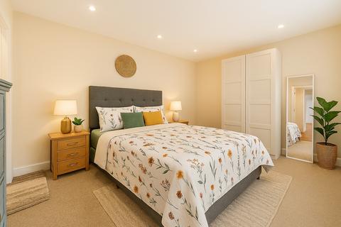 2 bedroom flat for sale, Fulham Road, Fulham, London, SW6