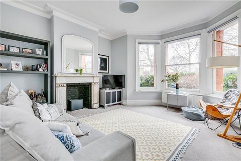 4 bedroom flat to rent, Clapham Mansions, London SW4