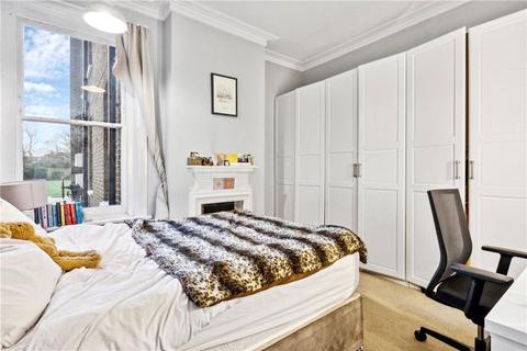 4 bedroom flat to rent, Clapham Mansions, London SW4