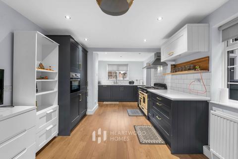 4 bedroom semi-detached house for sale, Slimmons Drive, St. Albans, AL4 9AW
