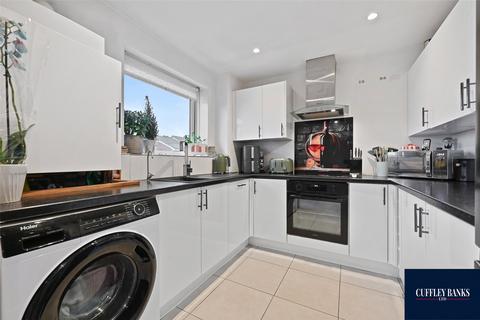2 bedroom apartment for sale, Aylsham Drive, Ickenham, Middlesex, UB10