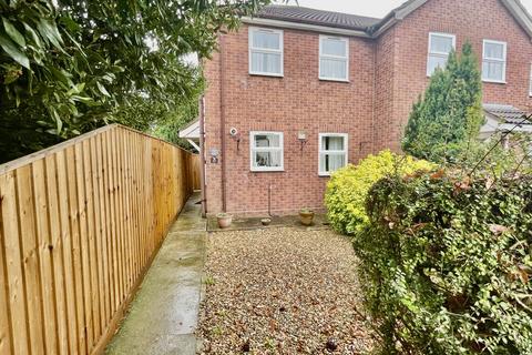 2 bedroom end of terrace house for sale, Water Lane, Spalding