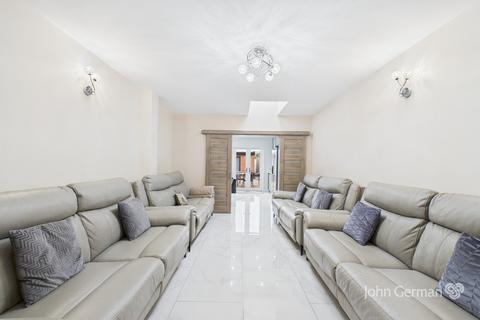 4 bedroom semi-detached house for sale, Burton Road, Branston